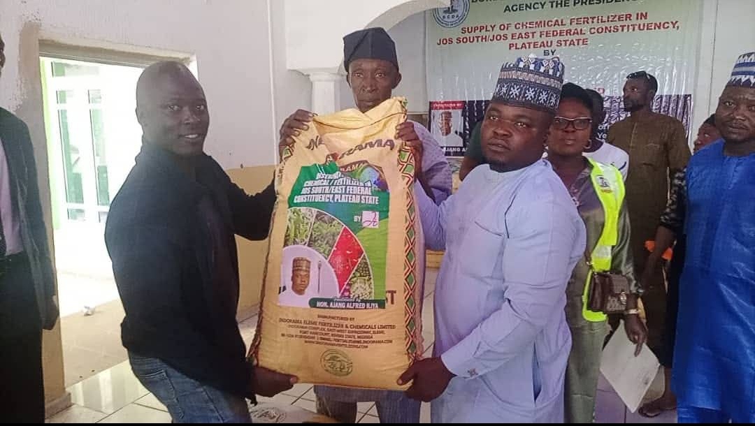 Distribution of Fertilisers to Farmers